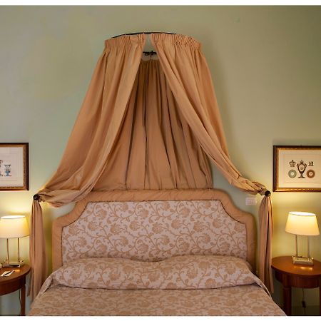 Palazzo Guiderocchi Hotel Ascoli Piceno Bagian luar foto