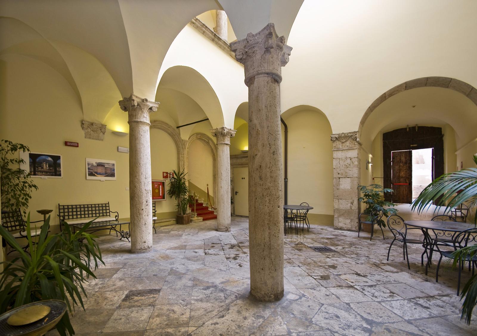 Palazzo Guiderocchi Hotel Ascoli Piceno Bagian luar foto