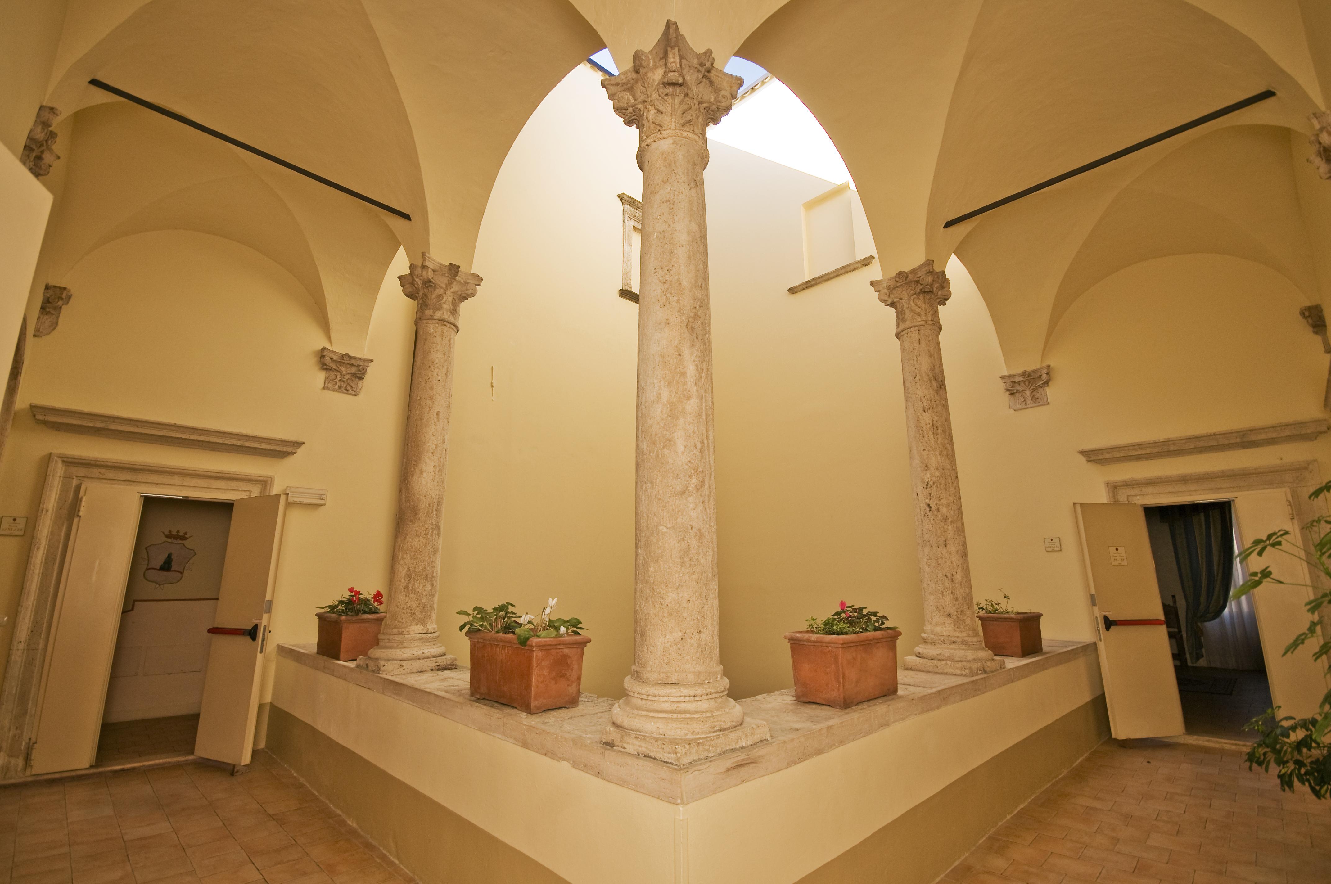 Palazzo Guiderocchi Hotel Ascoli Piceno Bagian luar foto