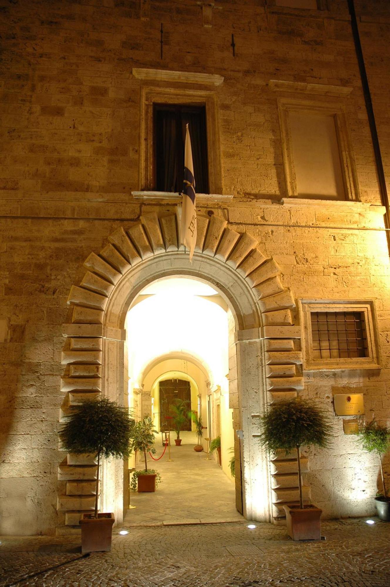 Palazzo Guiderocchi Hotel Ascoli Piceno Bagian luar foto